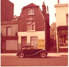 View of 271 and 272 with MG car outside and along Kings Arms Alley